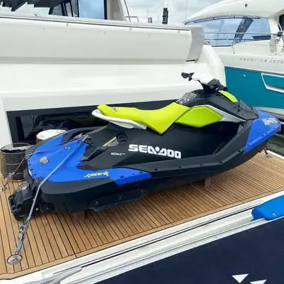 boat rent service